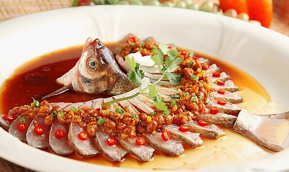 如果你是餐飲老板，如何吃下這700億的年夜飯？