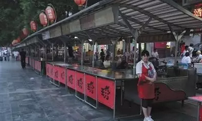北京繁華商業(yè)區(qū)擠滿外地餐飲，老北京小吃全面萎縮