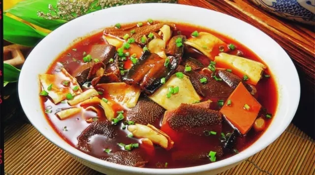 互聯(lián)網(wǎng)狂潮下被顛覆的餐飲業(yè)，死或等死？|餐飲界