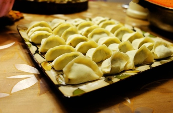 案例|餐廳遇“天災(zāi)”生意大滑，員工流失，怎么自救？