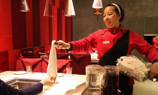 海底撈這些知名餐企是如何吸引到人才的？|餐飲界