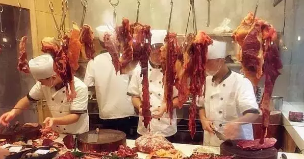 11月6日，“哞哞叫”和深圳名廚委員會的大師共同見證“?！钡膫髌?></a>
          <div> <a href=