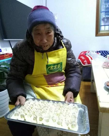 阿婆賣(mài)餛飩十年不漲價(jià) 阿婆：不為賺錢(qián)，只為消磨時(shí)光