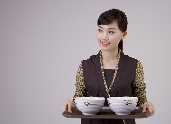 會(huì)說(shuō)就是火力，餐飲服務(wù)員的“說(shuō)話之道”|餐飲界