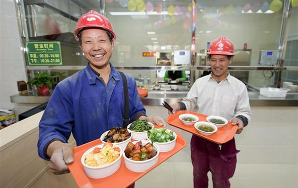 運(yùn)營成本高、利潤薄，社區(qū)食堂如何擺脫生存尷尬？
