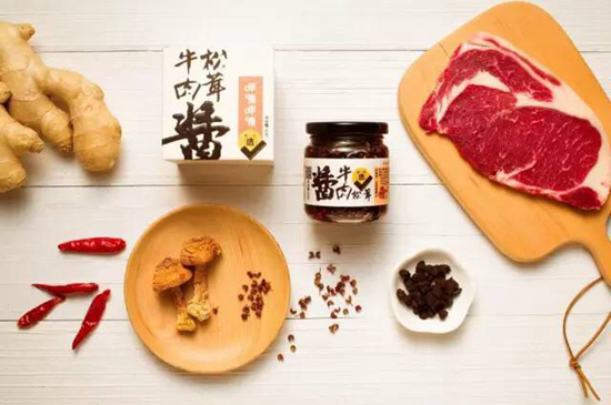 面對早已對手林立的調(diào)味品市場，呷哺呷哺為何現(xiàn)在才選擇進(jìn)入？