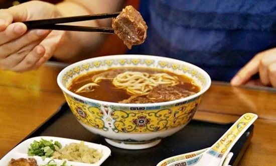 牛爸爸的經(jīng)營之道：“地標文化”制造天價，突破27家對手的圍攻