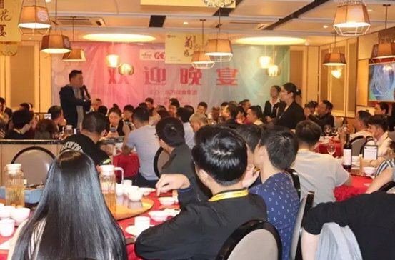 全國100位美食達(dá)人現(xiàn)場考察譚廚中山傳家菜，火爆朋友圈！