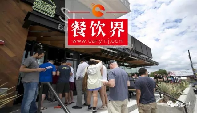 和麥當(dāng)勞唱反調(diào)，要將漢堡包賣出格調(diào)，“Shake Shack”為啥能受到年輕人追捧？