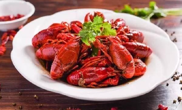 靠一碗蓋澆飯，獲海底撈近千萬元投資