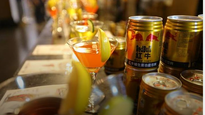 飲料造星巨頭華彬進(jìn)退維谷：紅牛商標(biāo)難續(xù)約 果倍爽賣(mài)不動(dòng)