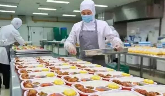 肯德基、真功夫率先“上車”，高鐵外賣這個蛋糕該怎么分？