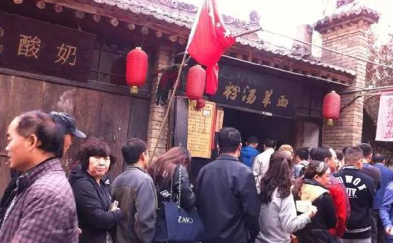 袁家村餐飲日營(yíng)業(yè)額200萬，為什么別人一模仿就死翹翹？
