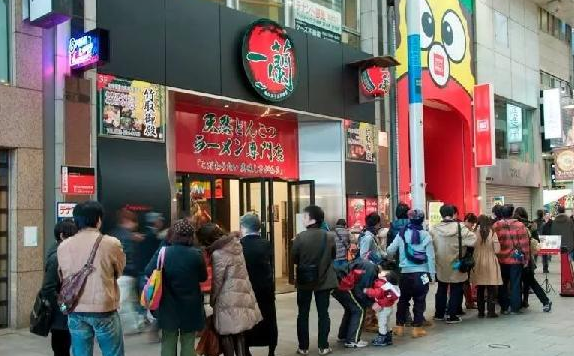 用餐全程無(wú)需交流，一蘭拉面如何治愈“一人食”顧客