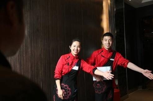 占領(lǐng)北上廣深、布局海外7國(guó)，擁有200+門(mén)店的海底撈為什么不在重慶開(kāi)店？