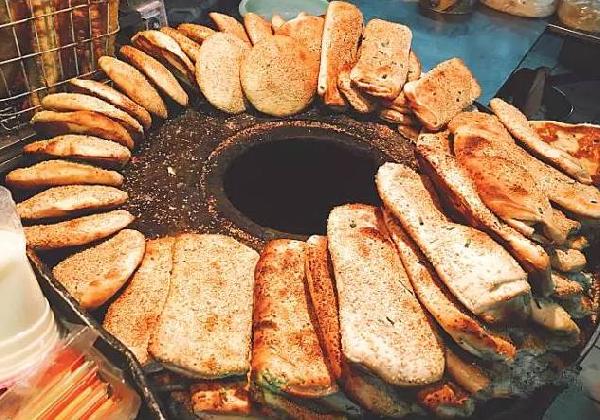 既慰藉深夜又溫暖清晨，他看過一天24小時的上?！瓅餐飲界