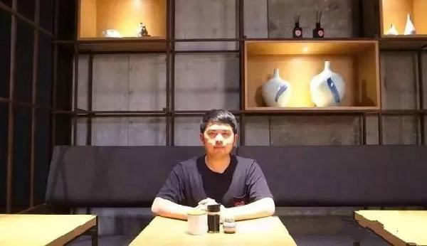15歲債臺(tái)高筑，28歲開了一家全球最火米粉店，估值1億！