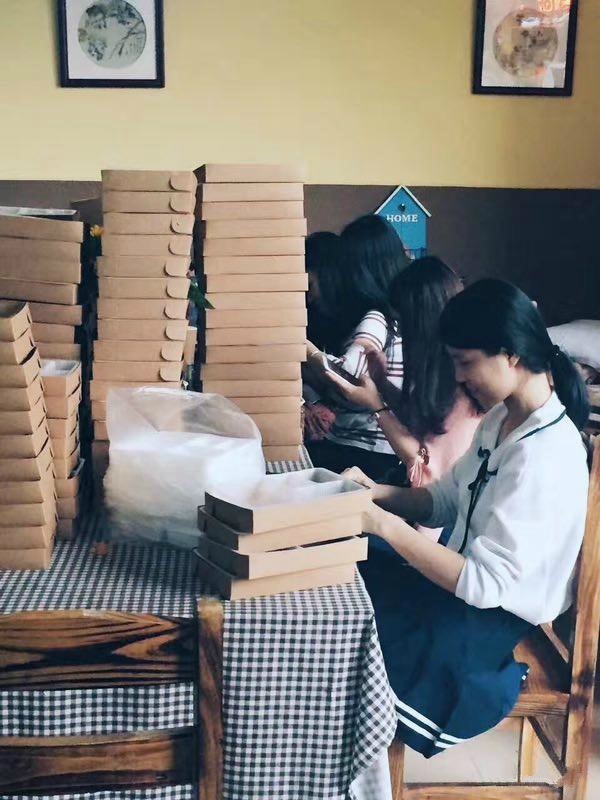 這家外賣炒出60%的復購，全靠這個有“手段”的女文青
