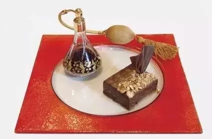 美國紐約曼哈頓出現(xiàn)最貴甜品，真心吃不起！|餐飲界