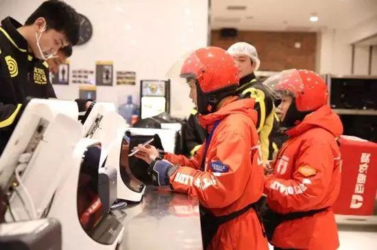 堂食向左、外賣向右，餐飲人正在被撕裂......你在哪邊？