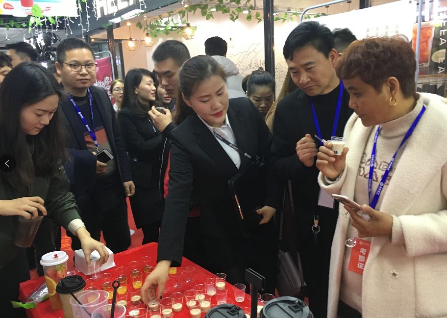 一夜之間火爆全國的烏龍煎，究竟做對了啥？