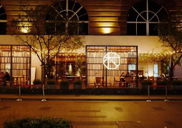 他在酒吧街上花400萬(wàn)開(kāi)了一間包子鋪，結(jié)果……