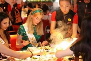 2小時(shí)2500個訂位，這輪海外開餐廳的市場到底有多大？|餐飲界