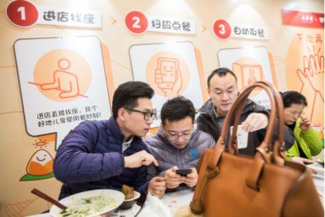 營業(yè)額漲逾40%、人效翻3倍！詳細解剖五芳齋無人智慧餐廳是如何誕生的