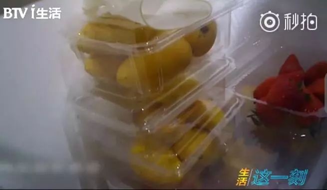 觸目驚心！記者臥底網(wǎng)紅店，你愛喝的這些飲料，連店員都覺得惡心