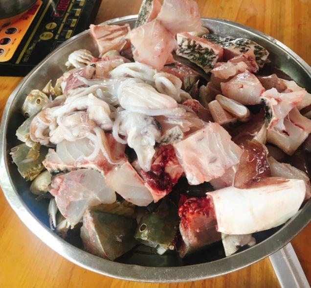 只賣一道清水煮“菜”，它卻火了20年