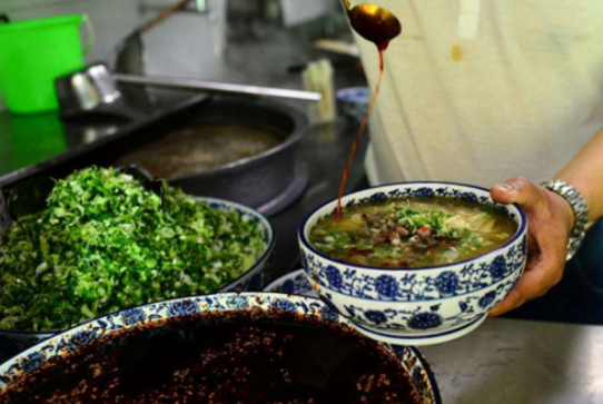 一碗上進(jìn)的牛肉面！上海、杭州、蘇州三地青海拉面店摁下互聯(lián)網(wǎng)+的增收“快進(jìn)鍵”