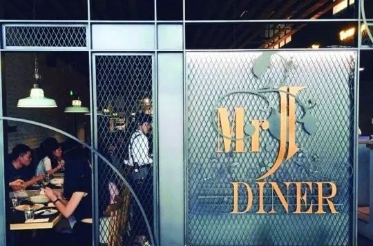 這很公平：明星演員的餐廳紛紛倒閉，因為顧客用腳投票