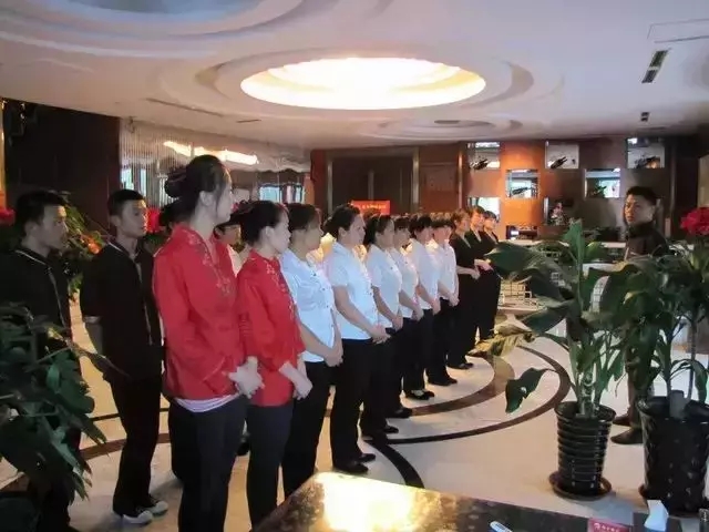 餐廳開例會(huì)把握這3點(diǎn)，讓你的員工整天跟打雞血一樣|餐飲界