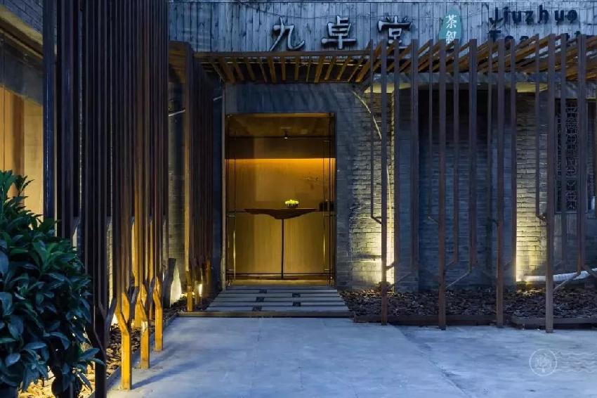 有一種比心，一定要給這家以撞色構(gòu)造的餐廳！