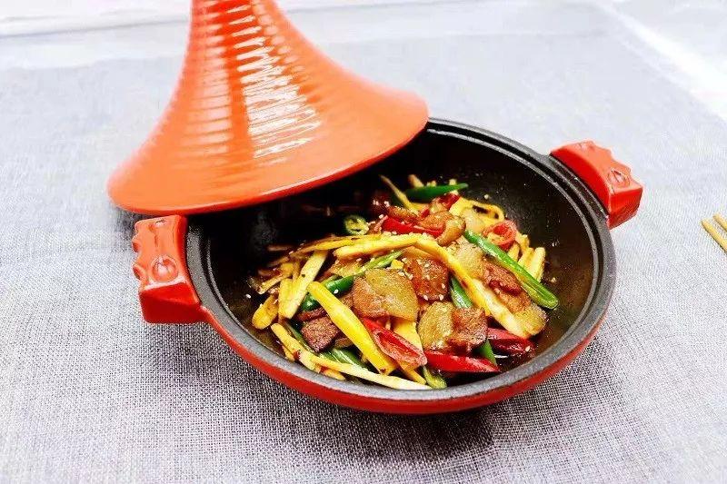 80后逆向思考，做“年輕版黃記煌”，2年開(kāi)出118店