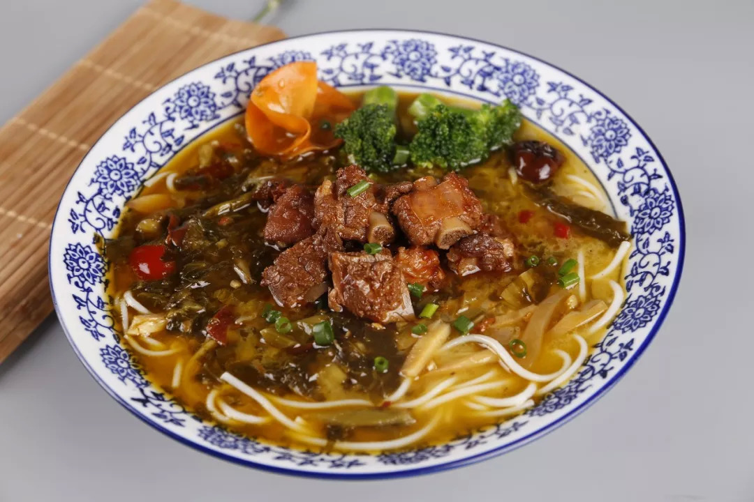 為什么摳門的餐飲老板容易賺大錢，大方的卻都關(guān)門了？