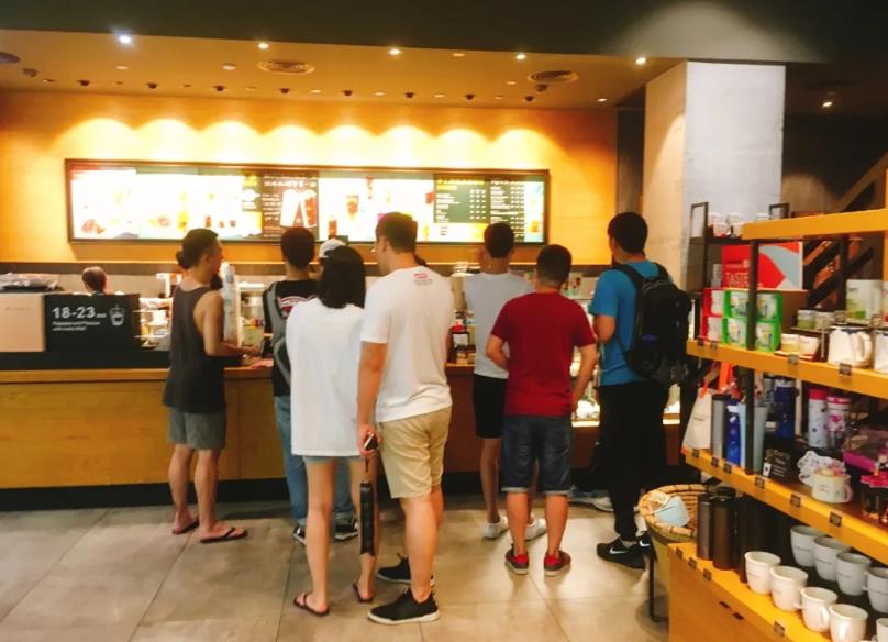 茶、咖不分家！喜茶與星巴克的成功有何共性？｜餐見