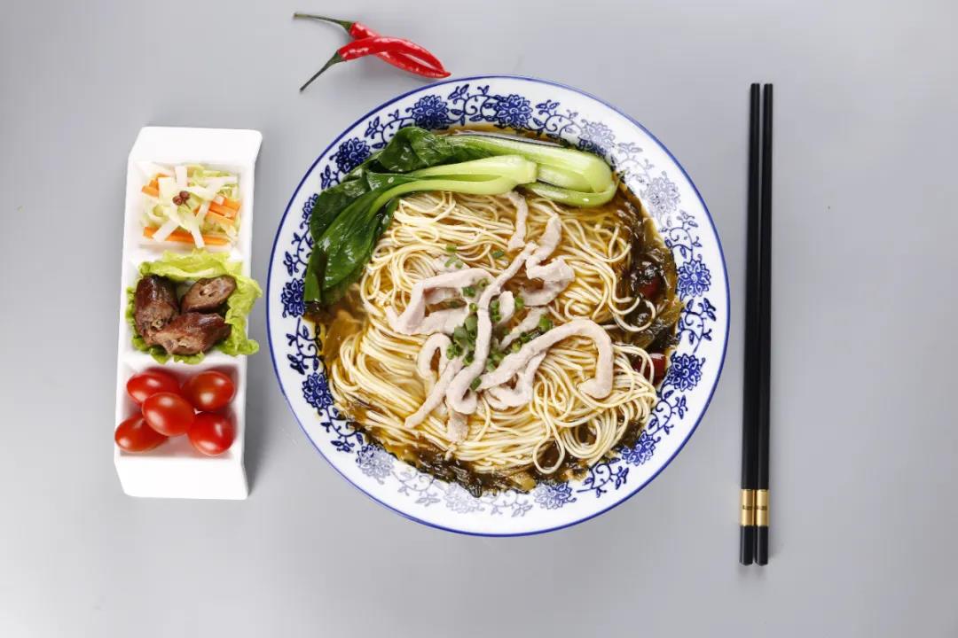 “被人忽悠”開飯店，20萬打水漂，最后他總結(jié)了一句話