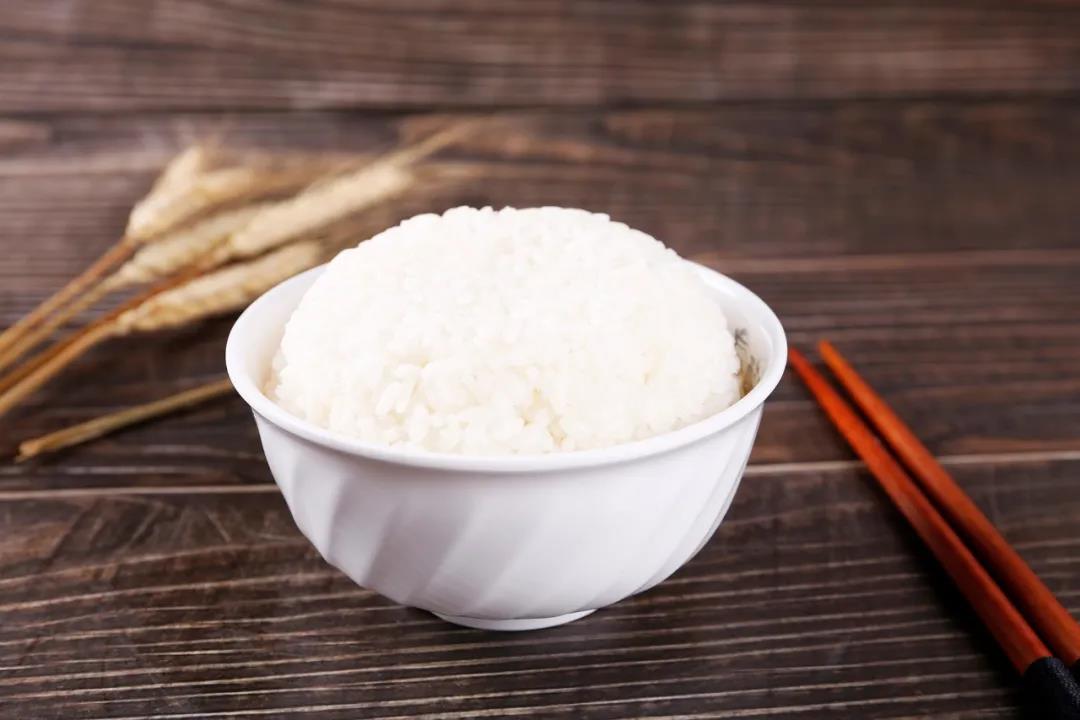 餐飲是個(gè)勤行，掙的都是辛苦錢(qián)，不松勁才能挺過(guò)去！