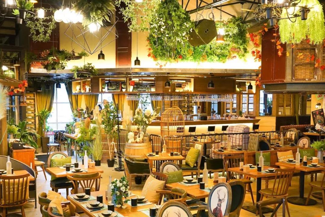 胡桃里上線加拿大，是“中國(guó)版Hard Rock Cafe”還是“新版音樂(lè)餐吧” | 餐見(jiàn)|餐飲界