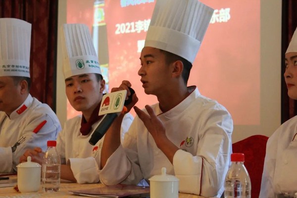 3個(gè)月當(dāng)上炒鍋領(lǐng)班，李錦記助00后小伙"北漂"學(xué)廚獲新生