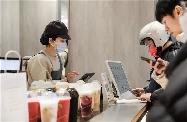 日銷3500杯，日入6萬(wàn)元，喜茶“事業(yè)合伙”首戰(zhàn)告捷|餐飲界