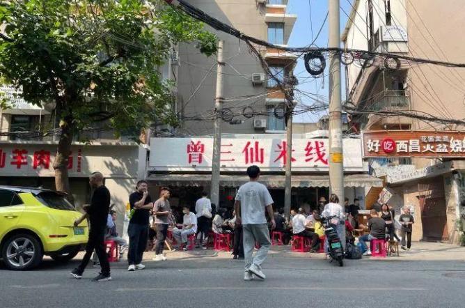 日營(yíng)業(yè)額2萬的米線店，有哪些過人之處？|餐飲界