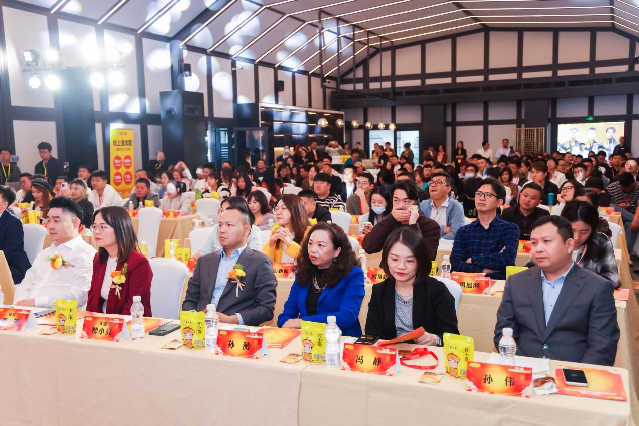 板栗界的“炒王”！上海小伙年炒20噸，勇奪板栗炒制大賽冠軍