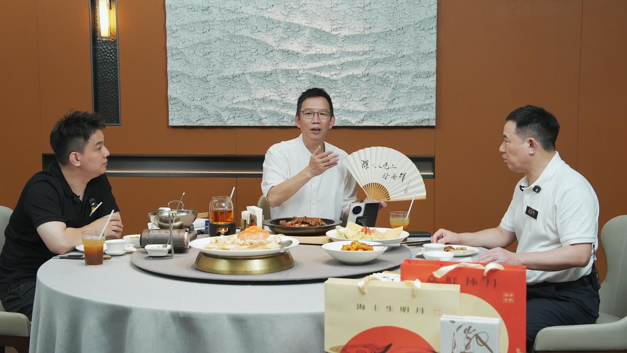 吳曉波探店徐記海鮮：在5萬億餐飲紅海中，讀懂“難而正確”的長期主義|餐飲界